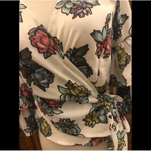RAMPAGE. Ruffle Top Size Small with Floral Design. Wrap Around w Tie. B10 - Picture 2 of 5